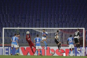  尤文图斯任意球配合巧妙，斑马军团直接破门得分  