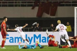  尤文防线漏洞频出遭对手三球完爆  