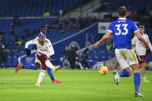  阿森纳连胜遭终结，西汉姆联客场顽强逼平  