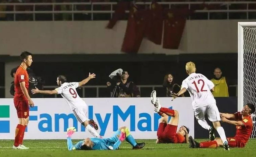  尤文防线漏洞频出遭对手三球完爆  