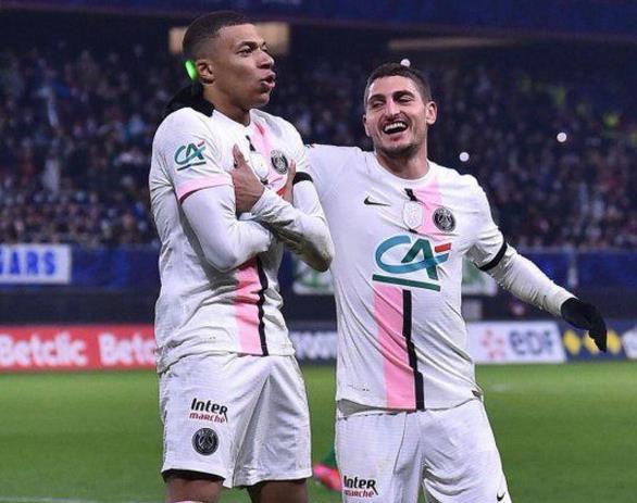  里昂客场逆转图卢兹，领跑积分榜  